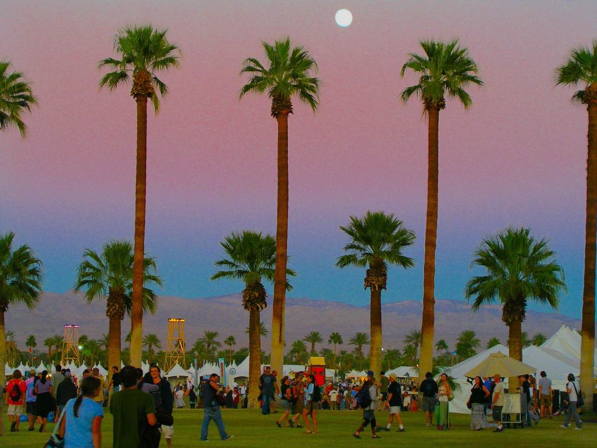 11/1 #phish #TIPH: <a href="/gothictheatre/">Gothic Theatre</a> 91, T/M dead goat jam98, JMP w/F baton rouge01, pt sf02, trey atl02, M/leo c’ville05, trey Shine/Live in Chicago rel’d05, fest8-3(09), metermen nyc2(12), ac2(13), vegas2(14), T san diego15, T oc17, vegas2(18).