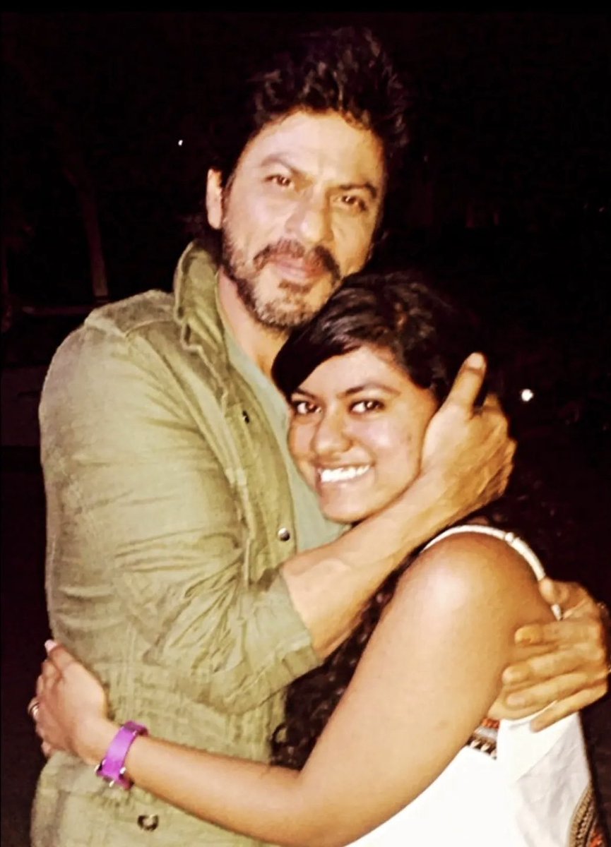 DramaticChori's tweet photo. Happy birthday KING @iamsrk ❤️❤️❤️
There will never be another you!
#HappyBirthdaySRK https://t.co/tcbANAxZNz