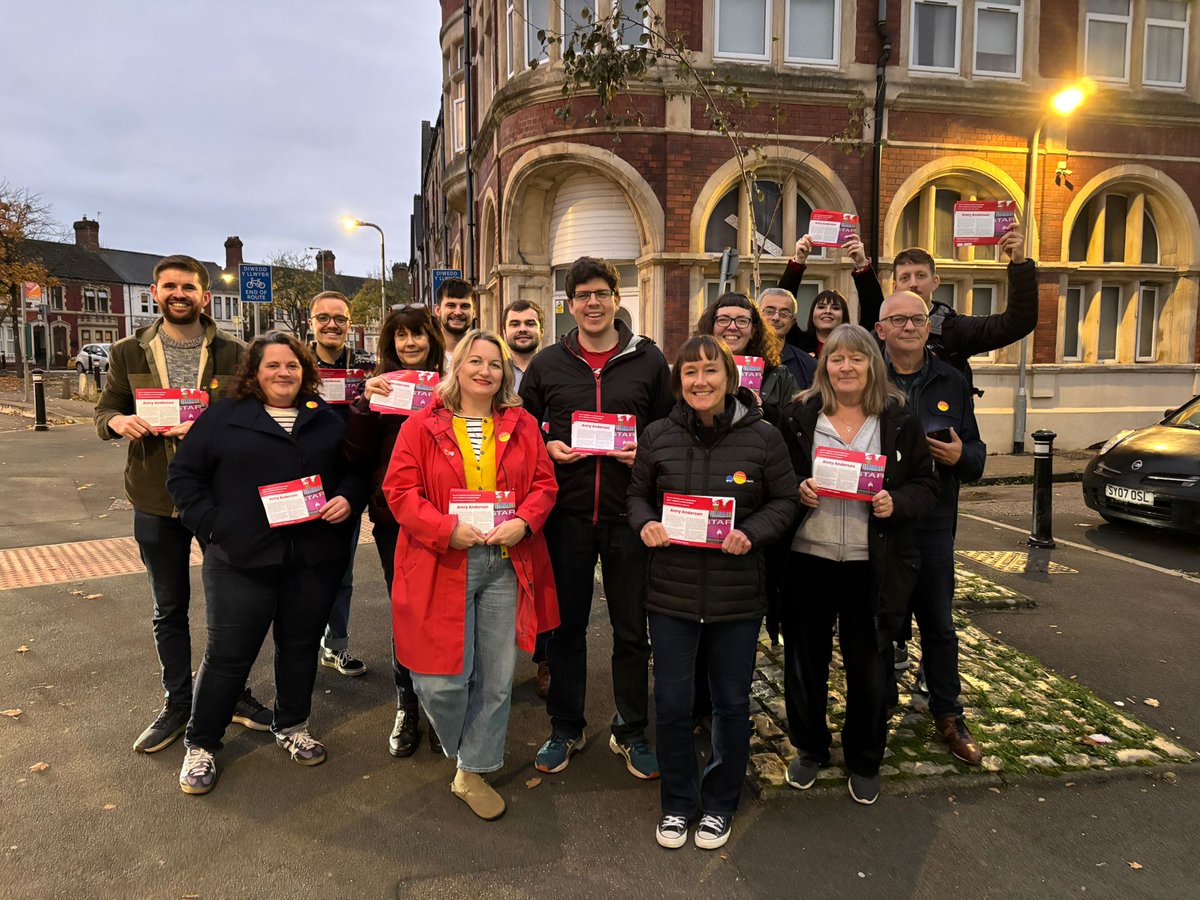 HuwThomasMS's tweet photo. Great to have the fantastic Secretary of State for Wales @JoStevensLabour join us tonight, alongside Councillors and volunteers from every corner of Cardiff. 3 teams out across Splott and Tremorfa, getting a warm response for our local @WelshLabour candidate, @madebyanny https://t.co/CBYxVsL1NO
