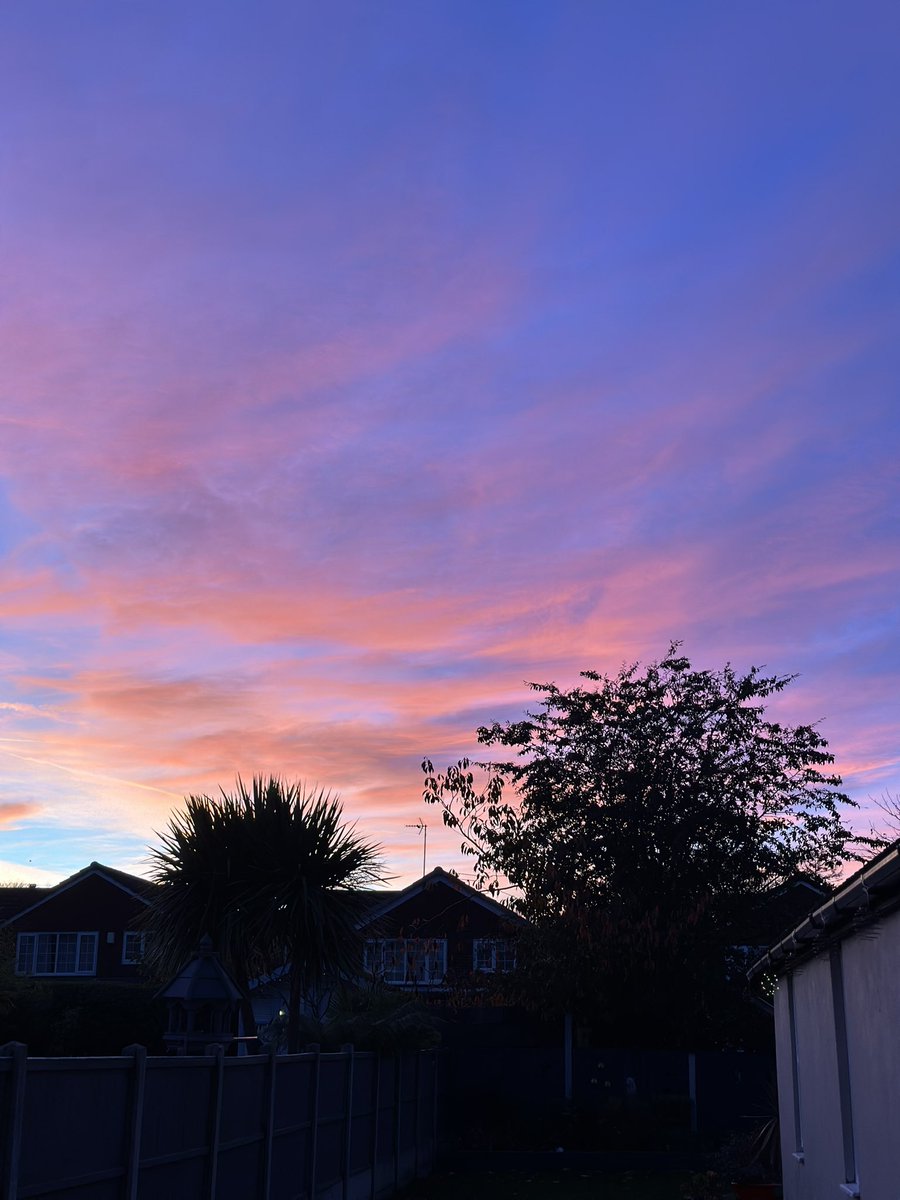 Stunning skies this evening