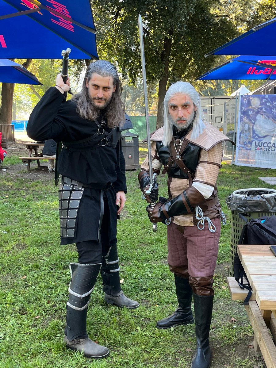 MLXV4's tweet photo. This year I decided to attend the biggest comics and games convention in Europe dressed as Geralt of Rivia. I'm gonna be there for two days, but only today I went in cosplay. (Also I found 2 other Geralt and one Ciri) https://t.co/09aAMV7RD3
