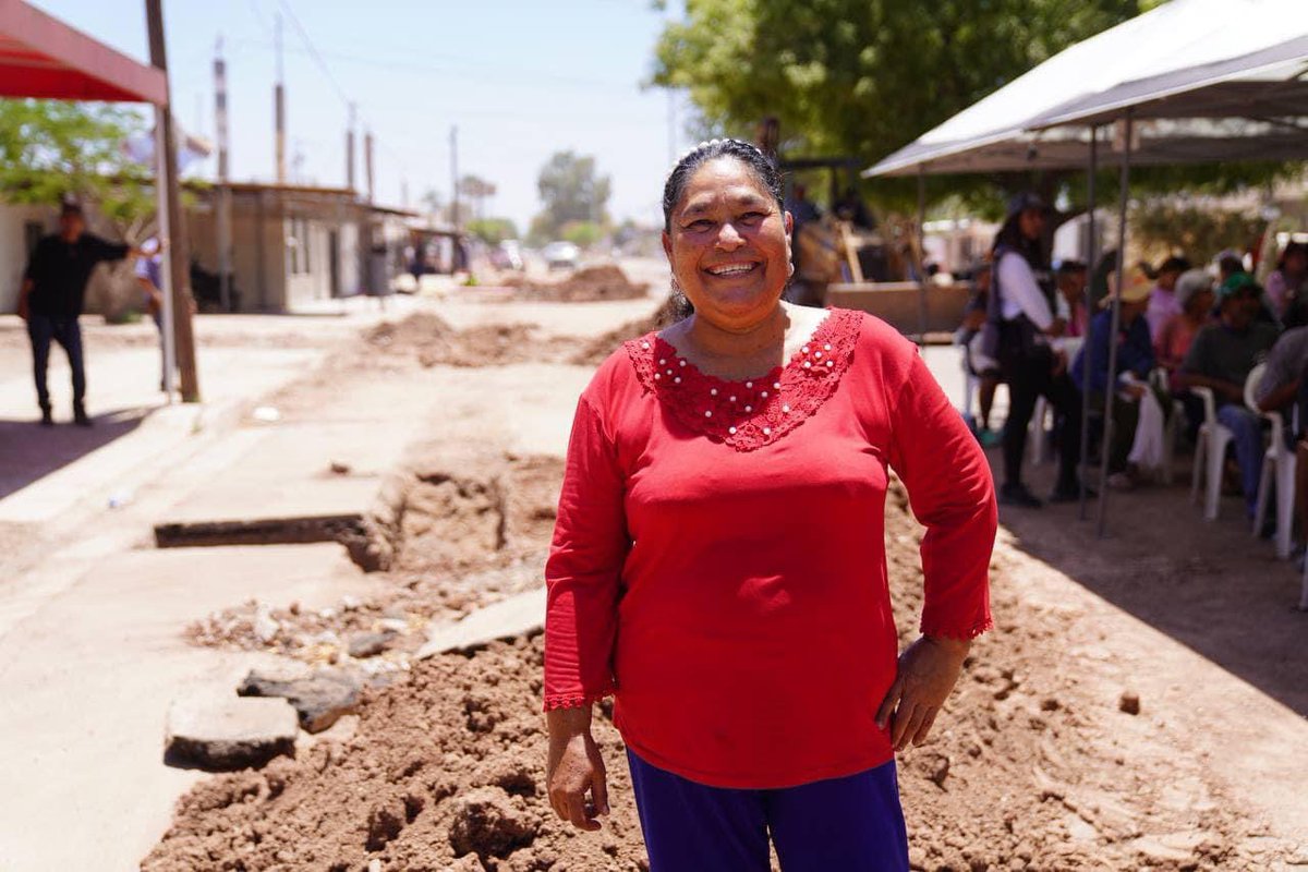 SonoraBienestar's tweet photo. 🟠 El @gobiernosonora a través de #Sedesson hace valer el derecho humano al agua potable; por ello, más de 10 mil familias en el estado han sido beneficiadas con obras de ampliación de red de agua potable, y de alcantarillado. https://t.co/3TAP0BISFz