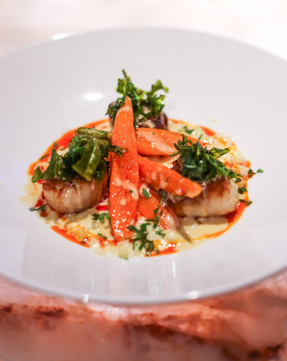 BellamysDining's tweet photo. Every week, Chef Lucio orchestrates a culinary spectacle of specials. 🎩🍽️ Like this, where seared scallops waltz gracefully with creamy cauliflower. What will he conjure up tonight, visit us to find out! 🌿

#Escondido #BellamysDining #PureMagic https://t.co/PeODIAMwbT