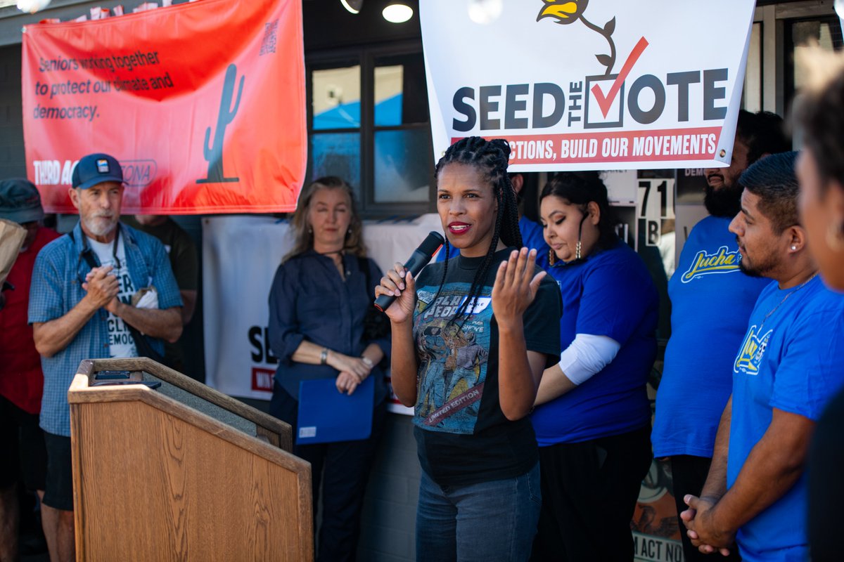 ThirdActOrg's tweet photo. Just four days to go until #ElectionDay, and we’re feeling the energy of every door knock and every conversation we've had.

📸 Canvassing in #Phoenix for the #silverwavetour with Third Act Arizona, @LUCHA_AZ @seed_the_vote &amp; @350action.  

#silverwave #eldersforkamala https://t.co/2jYYSEEVBb