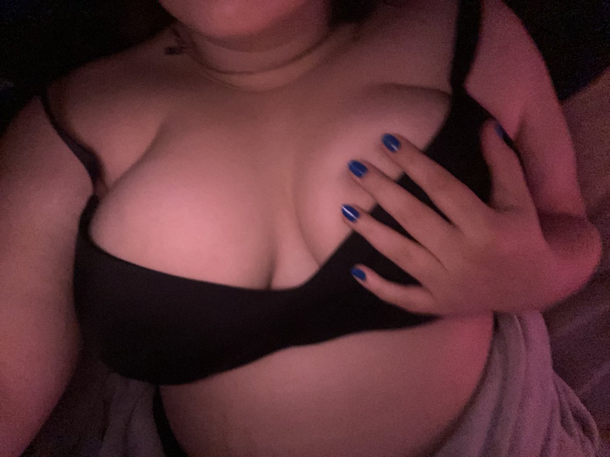 EmilyRo2134's tweet photo. @SaMmapago Check my page for more 😘 https://t.co/9ywrMpyus7