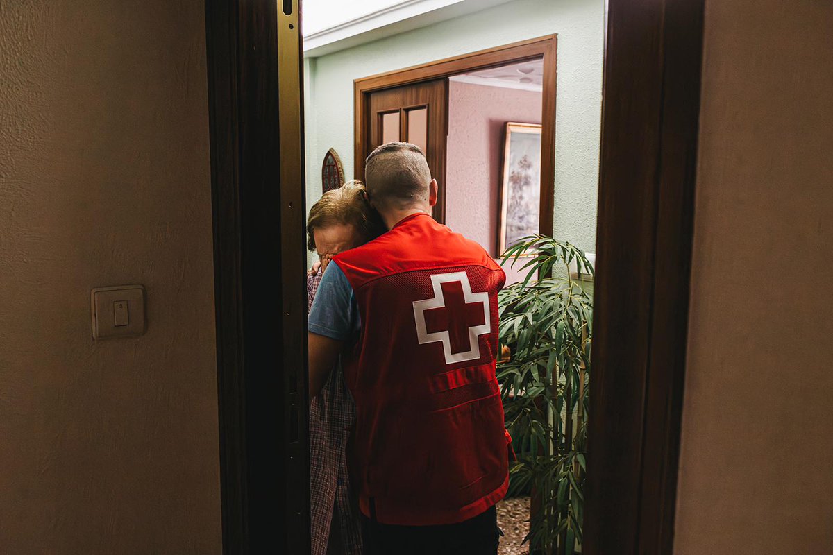 Emocionan mucho los gestos que en todas partes estamos viviendo

Hoy, en Algemesí, nuestro voluntario Sergio ha podido llevar agua a varias personas mayores con dificultad para moverse gracias al aviso de los vecinos.  

Gracias comunidad por ayudarnos a seguir ayudando

#DANA
