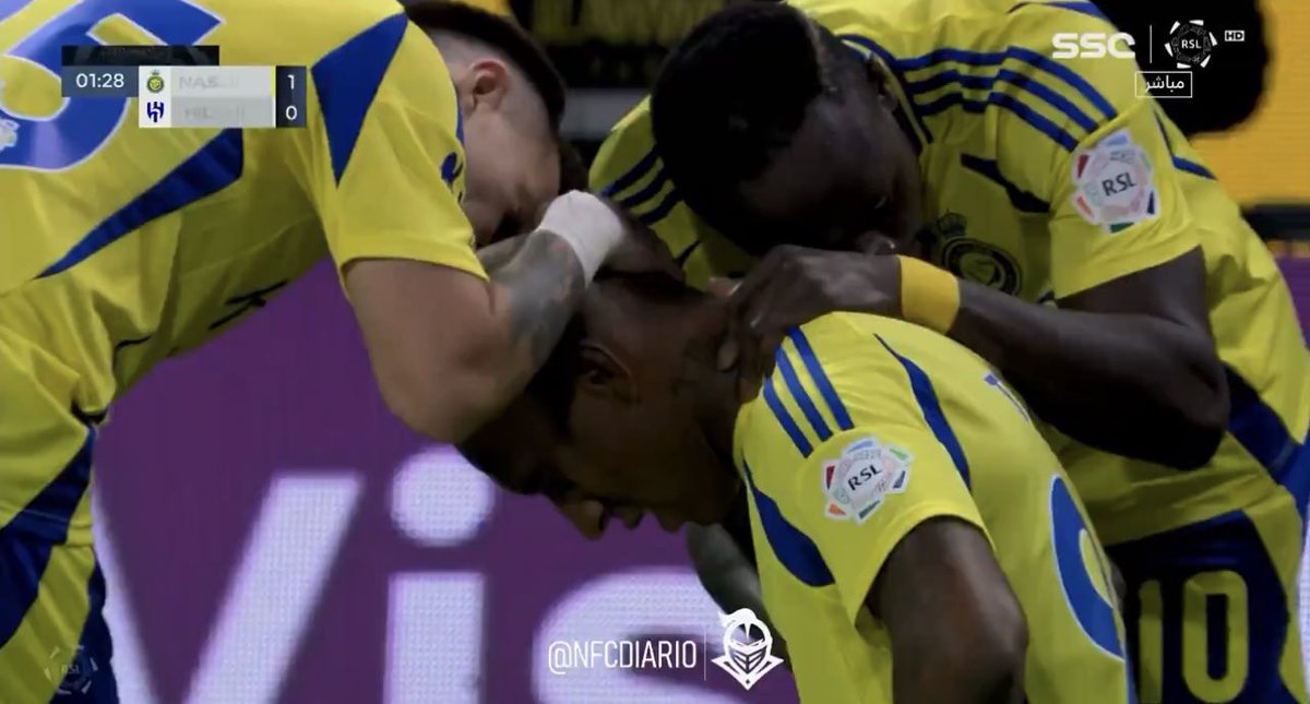 NFC_9V's tweet photo. هاردلك لجمهور النصر فريقنا كان الأفضل على الإطلاق 
ضيعنا فرص كثيره مما أدت إلى تعادل النصر 

وايضاً تعادل يتحمله المدرب في تغيراته الغريبه !!

القادم افضل معاك يانصر 💛💙

 #الهلال_النصر #الهلال_النصر https://t.co/oGS6iNVjhD