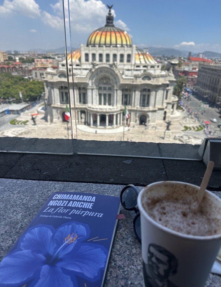 HotLectora's tweet image. “La flor púrpura”
De
Chimamanda Ngozi Adichie

“La conmovedora historia de una niña expuesta demasiado pronto a la intolerancia y a la cara más horrible del Estado de Nigeria”
J. M. Coetzee