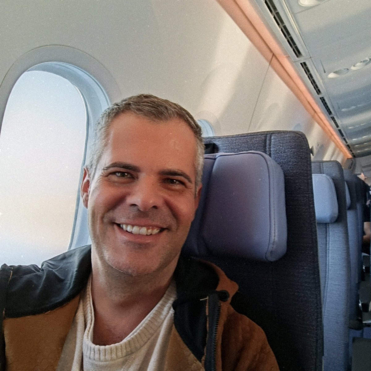 Un viejito cortito. Ir y venir. 
#Madrid #FlorentínDíaz