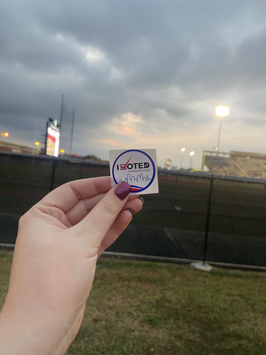 Did our civic duty on the last day of early voting! 🗳️☑️🇺🇸 <a href="/AliefISD/">Alief ISD</a> <a href="/PetroskyPirates/">Petrosky Elementary</a>