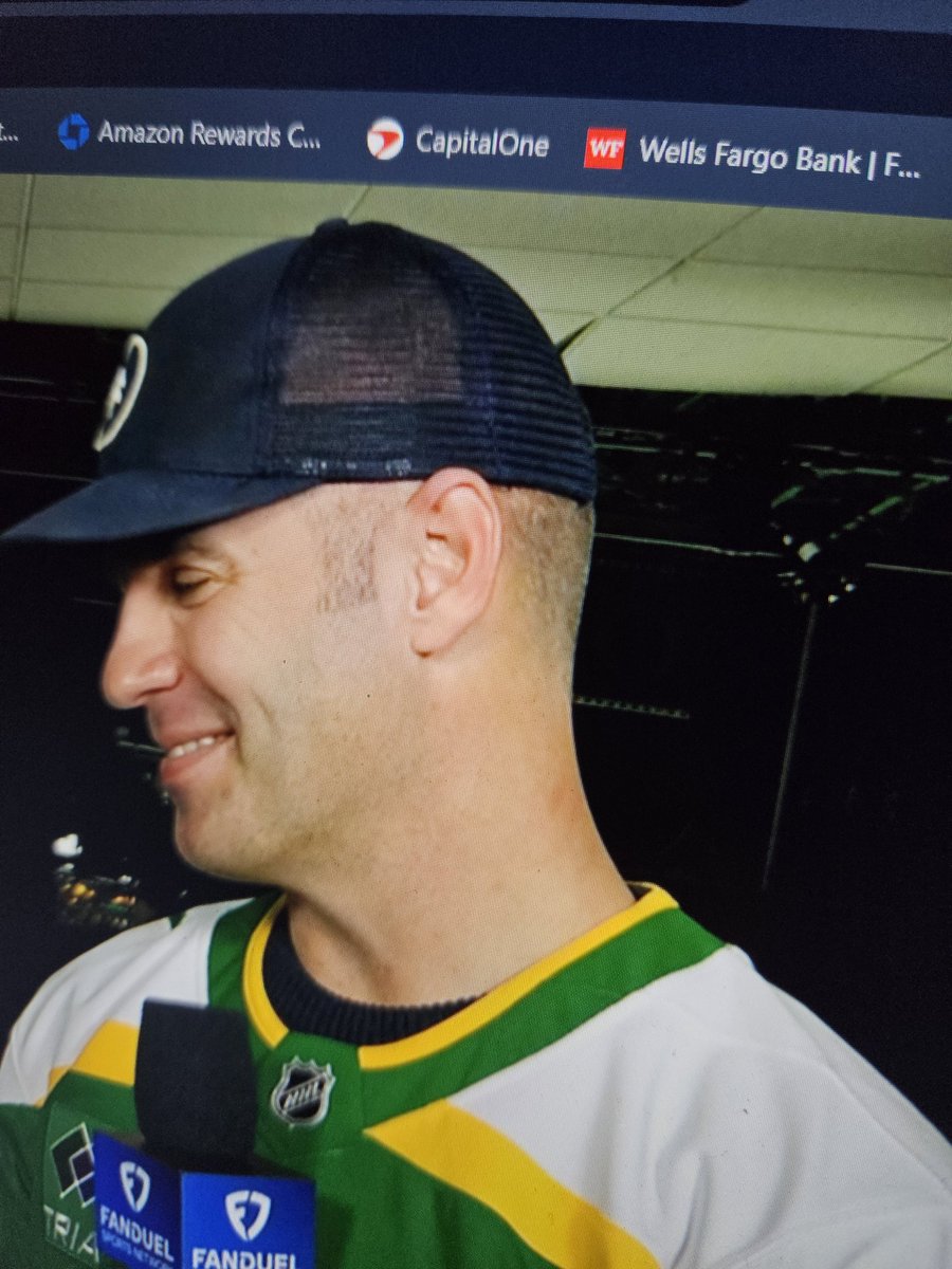 ParAndGrill's tweet image. Gotta love Mauer keeping the #sideburns alive in his post @MLB career @mnwild