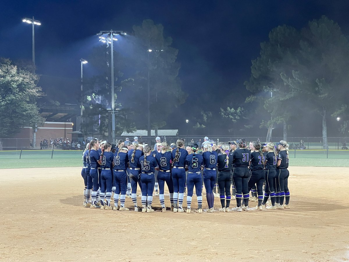 Hawks fall short 1-3 vs. East Coweta

<a href="/barretthaley64/">Haley Barrett #64</a> DBL
Singles from <a href="/MadisonPena2025/">Madison Peña 2025</a> &amp; <a href="/ronnie_wade1/">Ronnie Wade</a> 

Pitchers <a href="/fitch_kenzie/">Kenzie Fitch</a> &amp; <a href="/addison_ursetta/">Addison Ursetta</a> kept runs low.

Ready to compete again in the morning
🆚Buford
⏰11AM
📍F8