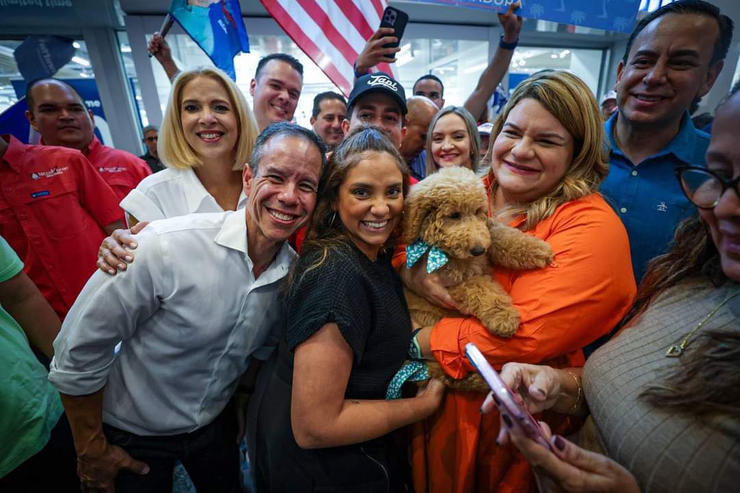 lacreamapnp's tweet photo. ¡Gracias a toda mi gente que nos acompañó hoy en #PlazaLasAmericas! Su cariño y respaldo son el impulso para seguir trabajando sin descanso. Este próximo martes, 5 de noviembre, ¡sal a votar por el equipo completo de la palma #ParaQueGanePuertoRico! https://t.co/kzkHtRgTpl