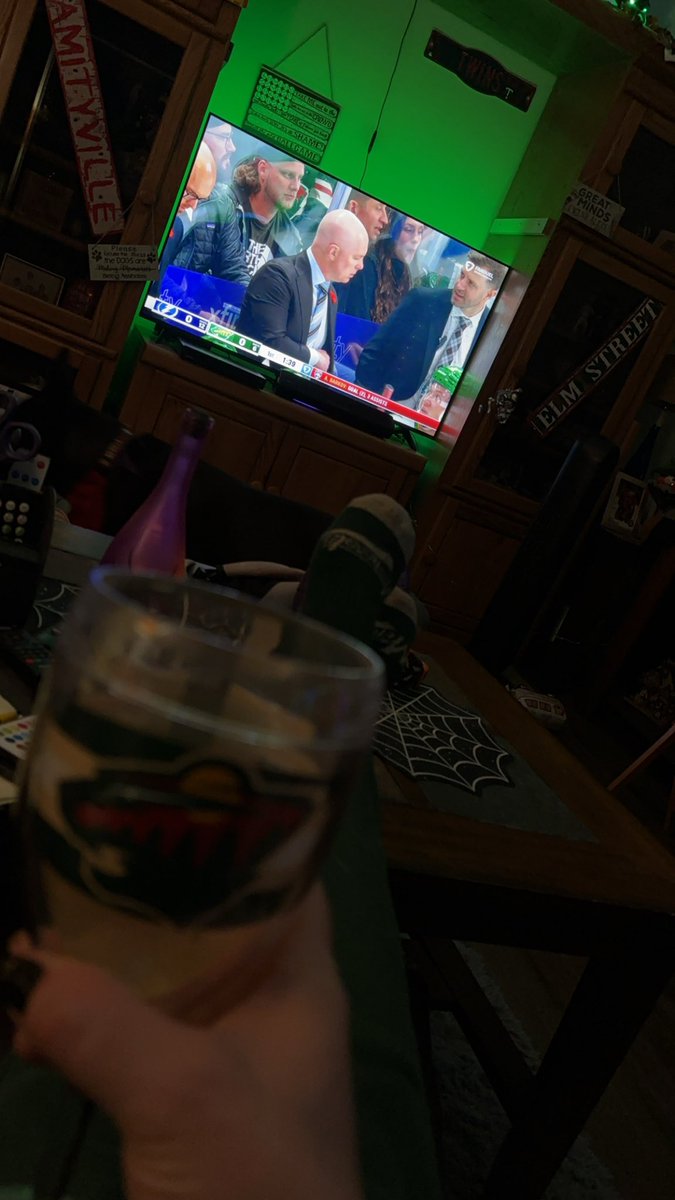 sxyfisch's tweet photo. Hockey night!! Stolis ready https://t.co/XTpSNBdCdr