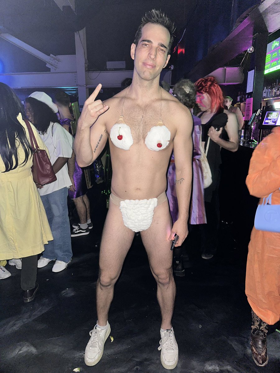 Had an unforgettable Halloween night at The Cursed Amulet Halloween party! Big shoutout to <a href="/AltosTequila/">Altos Tequila</a> and <a href="/DelMagueyMezcal/">Del Maguey Mezcal</a> for the incredible VIP experience at <a href="/elsewherespace/">𝚎 𝚕 𝚜 𝚎 𝚠 𝚑 𝚎 𝚛 𝚎</a> Brooklyn. It was a night to remember and just what I needed to keep my zombie energy alive! 🪩 🧟‍♂️