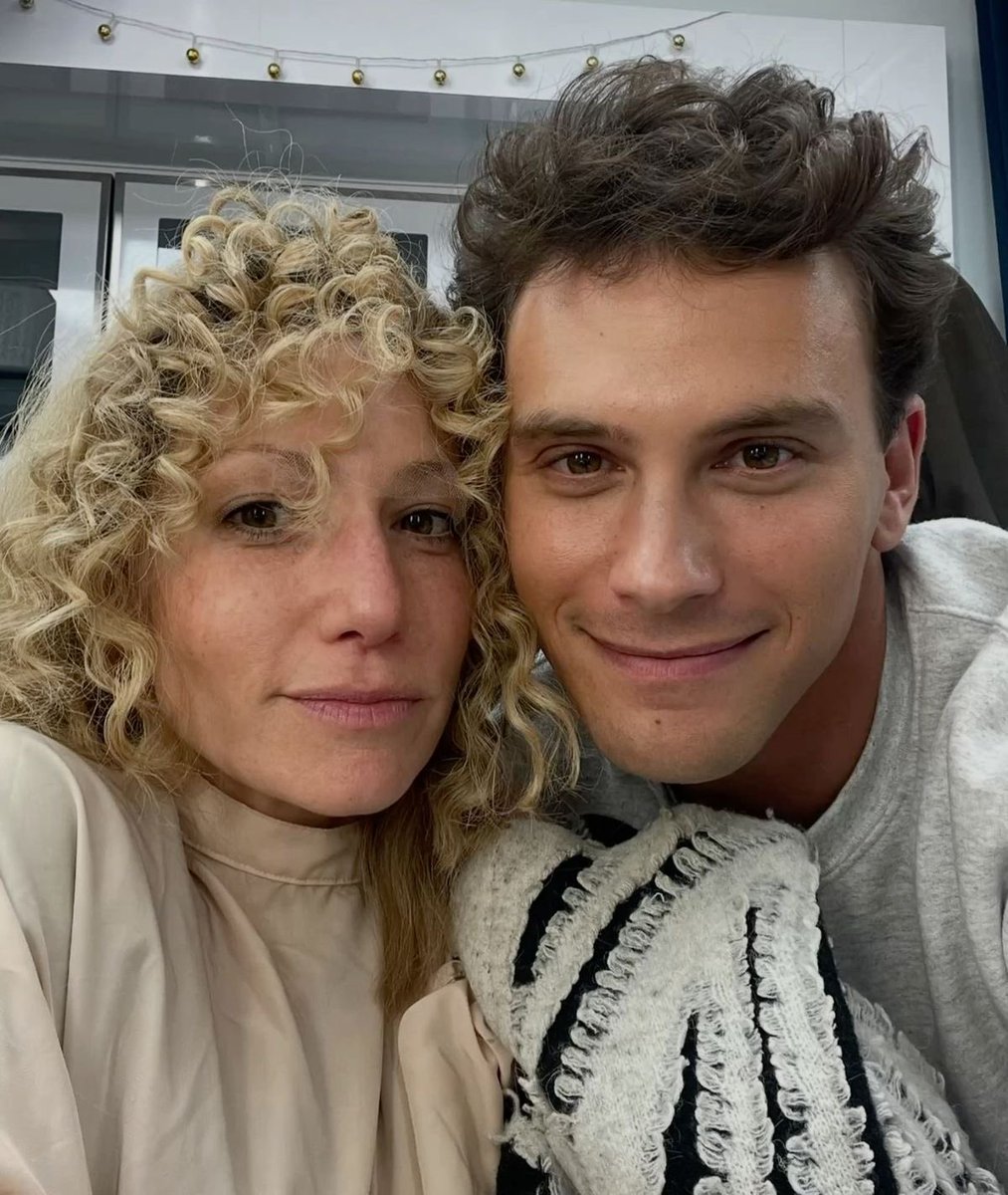 cooper koch (and ari gaynor) being the only ones advocating for lyle and erik + their freedom, actually makes so much sense. you can tell they both cared about the story they were telling &amp; bringing justice to erik &amp; lyle menendez!!! they’re the only ones who genuinely care ‼️‼️