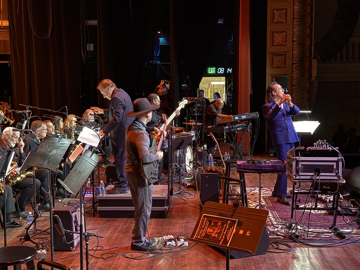 mikewoolfolk's tweet image. Great night at the Capitol Theater to support Music Fellowship scholarship fund. Thanks @MottCollege for inviting me to co-host the show! Alexander Zonjic & Friends were FANTASTIC!!! @midmichigannow