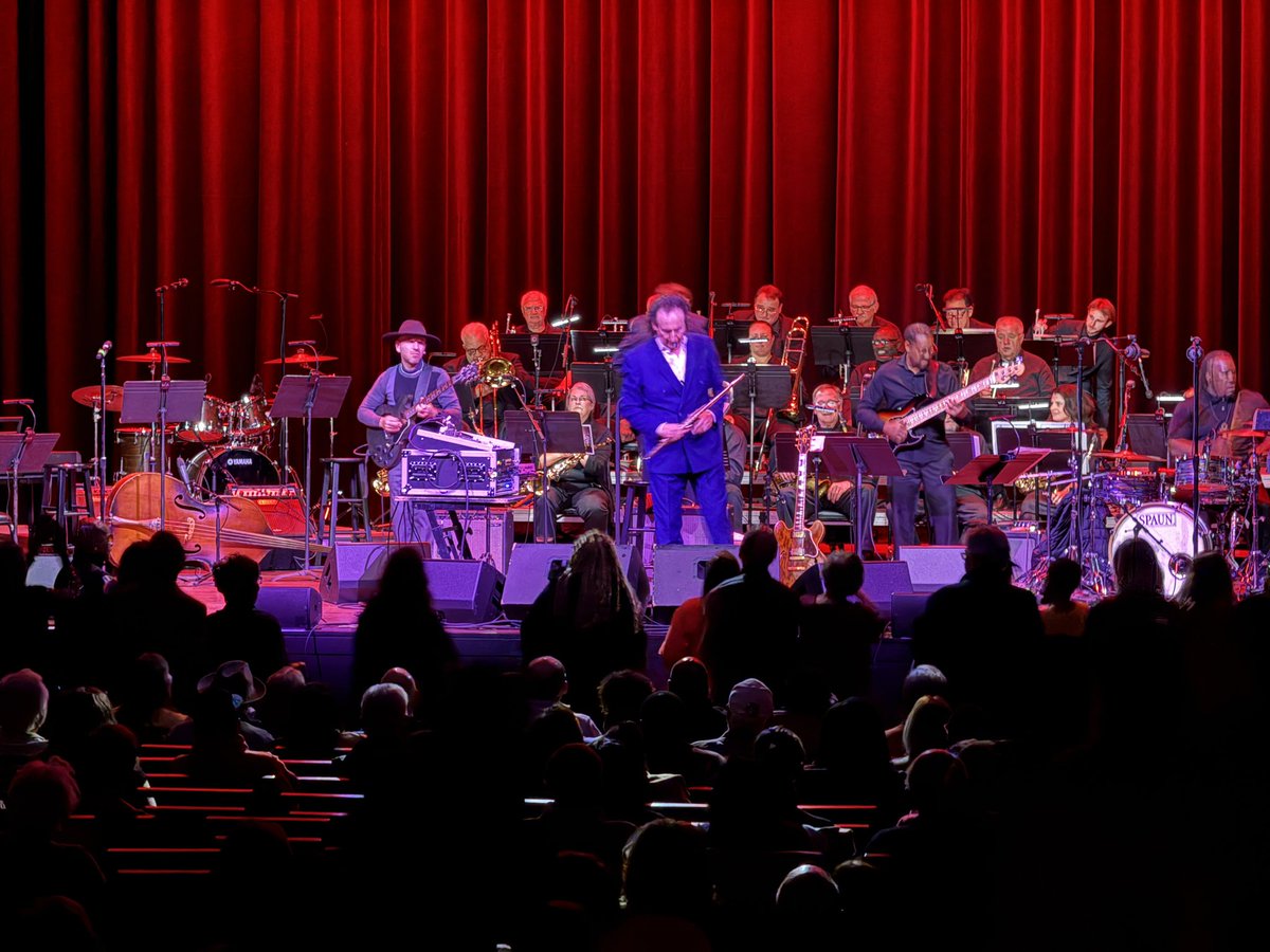 mikewoolfolk's tweet image. Great night at the Capitol Theater to support Music Fellowship scholarship fund. Thanks @MottCollege for inviting me to co-host the show! Alexander Zonjic & Friends were FANTASTIC!!! @midmichigannow