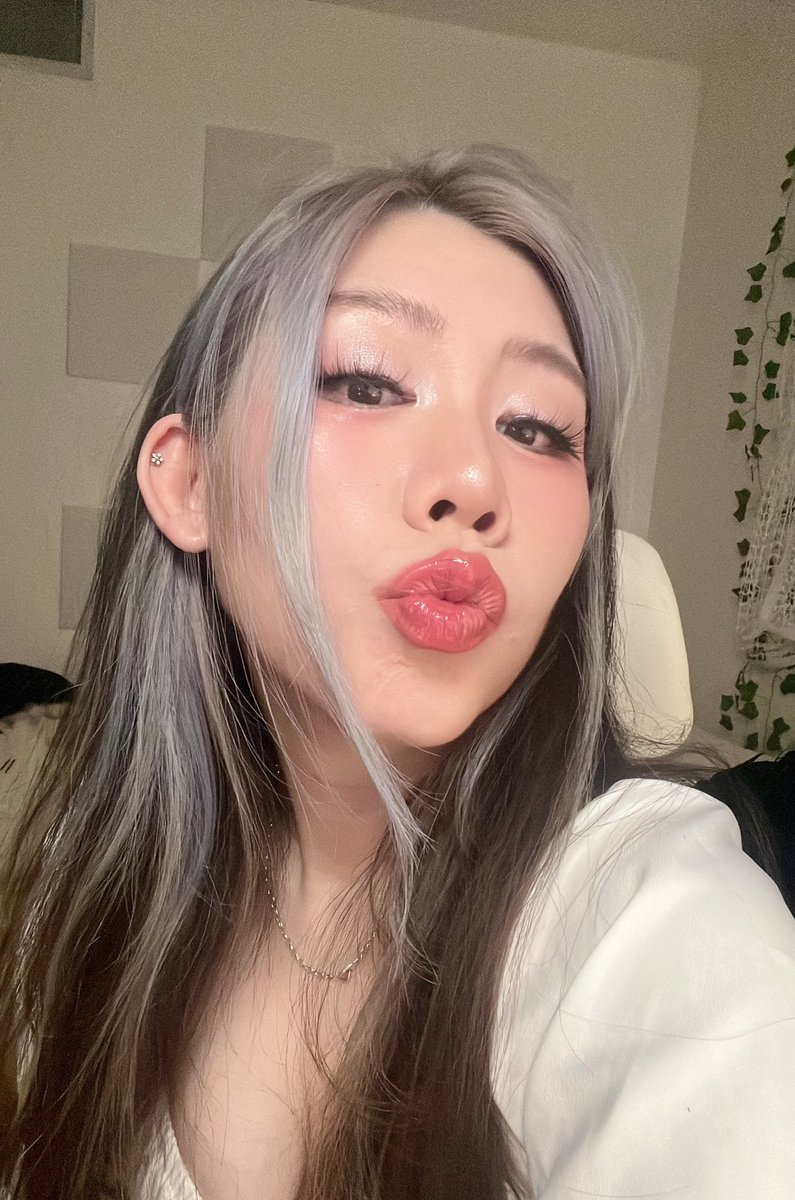 crystal ‧₊˚ ⊹ tweet media