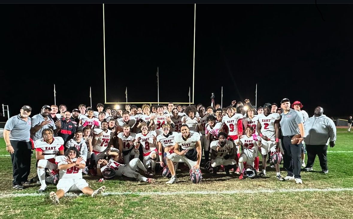 East takes down Southern 28-21 in a tough and hard fought battle on both sides ‼️

Two 4th down stops in the 4th quarter to seal the game. A full team effort vs a great opponent 🔴⚪️⚫️ 

1ST PLAYOFF WIN SINCE 1991 🚨🚨
#HardWorkPaysOff #FACTS #WTWP⏳