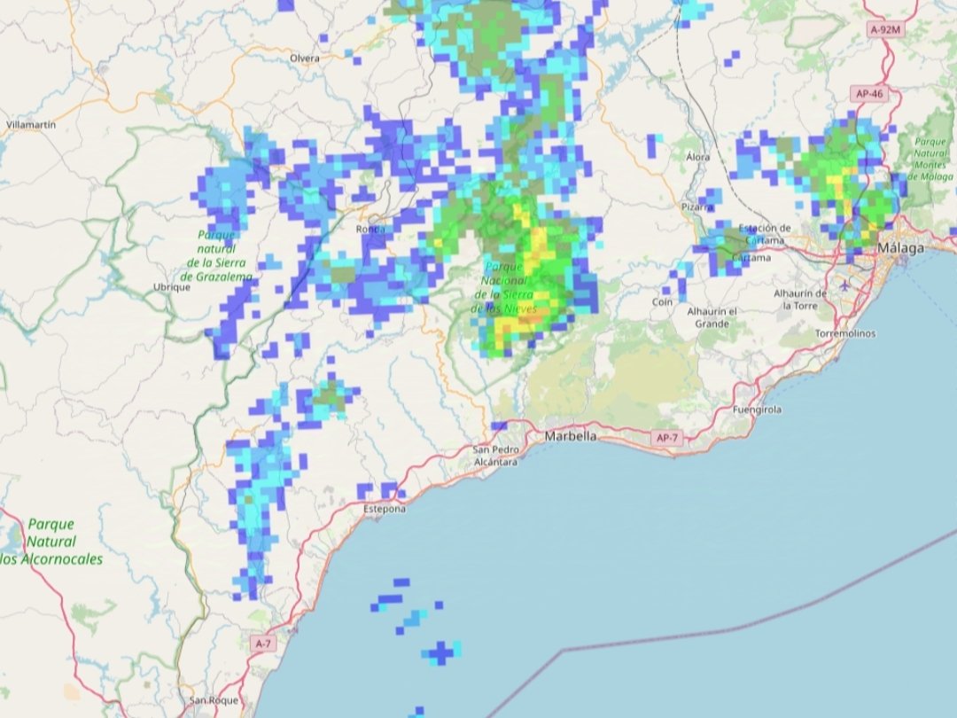 Storm_Malaga's tweet photo. Doble tormentas actualmente sobre la provincia de #Málaga, aunque más destacable la que se ubica en el #ParqueNacionalSierradelasNieves. Destacan #Tolox y #Yunquera, donde se aproximan a los ¡50 mm! en menos de una hora. https://t.co/720MbfLmVo