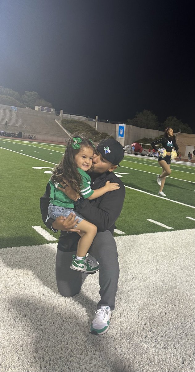 Our favorite coach 💚 <a href="/Lucero_SliderMS/">Gil Lucero</a> 

  #TXHSCoachesDay
