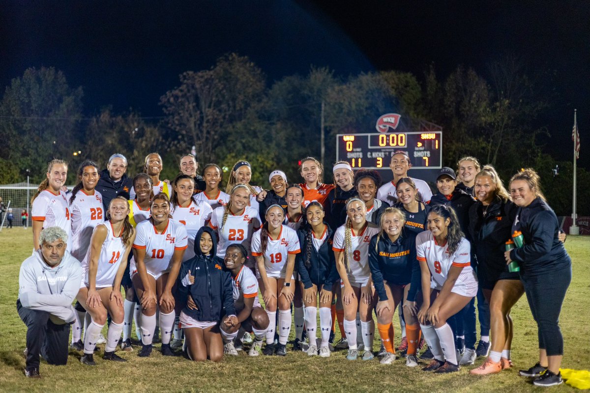 Coming home with 3pts 🧡🤍⚽️