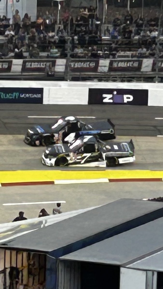 KittyKitty✨ tweet media