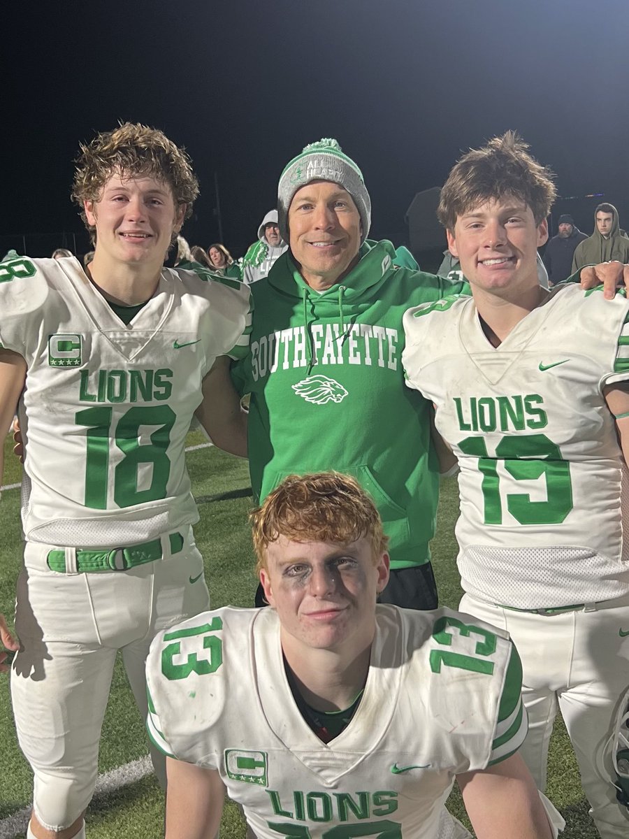 Tough playoff loss. Last time coaching my senior defensive backs. . Love these boys. The future is briight🇺🇸.