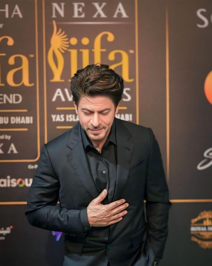 ✪KHANSAAB (@khansaab_mk) on Twitter photo Happy Birthday to the most amazing man in the world <a href="/iamsrk/">Shah Rukh Khan</a> 🎂❤️
#ShahRukhKhan
#HappyBirthdaySRK Happy Birthday to the most amazing man in the world <a href="/iamsrk/">Shah Rukh Khan</a> 🎂❤️
#ShahRukhKhan
#HappyBirthdaySRK