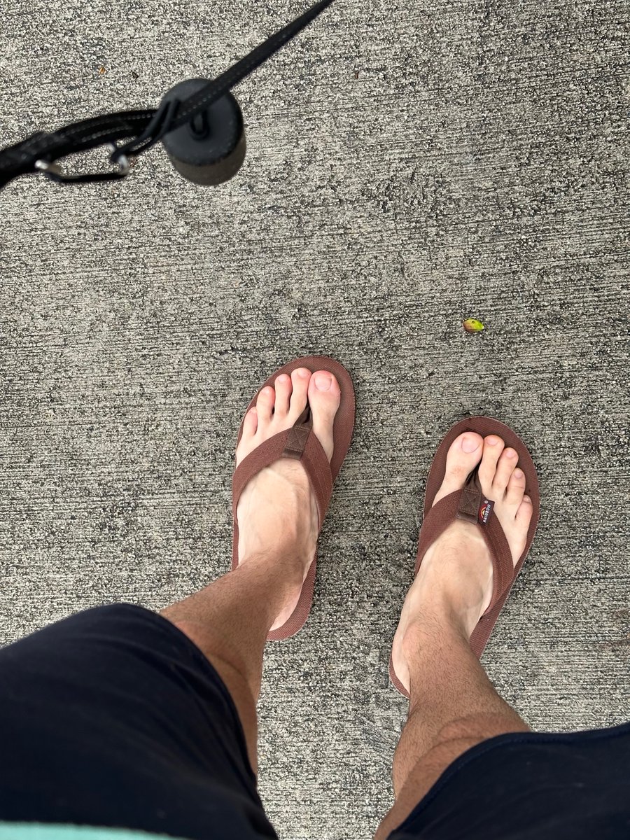 fitartist_'s tweet photo. Showing off my sexy feet in public today. Would you stop, stare and eagerly tune into the crescendo of my sandals clapping against my soles while I walk by? https://t.co/mEsvSTmbOy