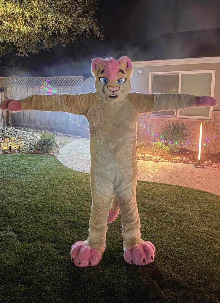 First ever #FursuitFriday :3