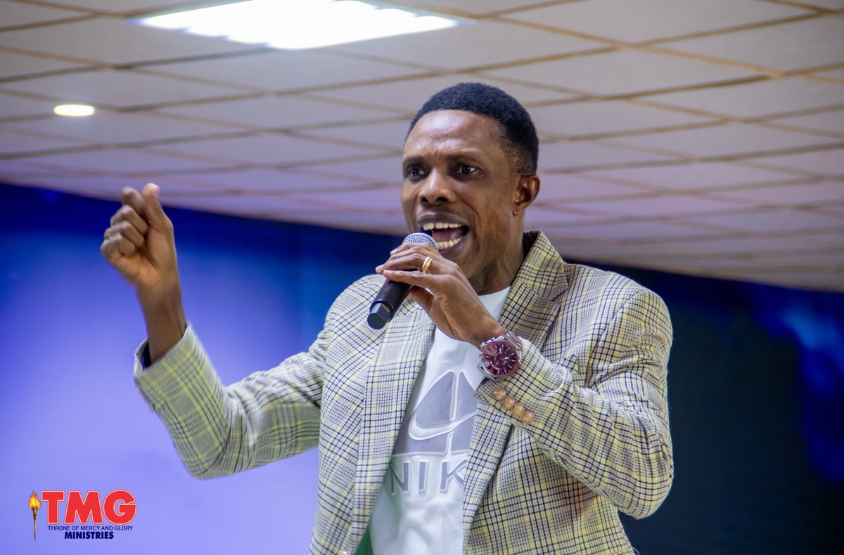 TMGministry15's tweet photo. EVERY WITCHCRAFT FEATHER THAT COVERED YOUR BLESSINGS, FINANCES, YOUR ABUNDANT LIFE, I COMMAND IT TO CATCH FIRE IN JESUS MIGHTY NAME!!!
#TMGMINISTRIES #THRONEOFMERCY #THRONEOFGLORY #PROPHETOMOGHENEMINISTRY #DELIVERANCE #HEALING #OPENBLESSINGS #FAVOUR #POWERPACKED #THEBLESSINGS https://t.co/vdSnLePOLC