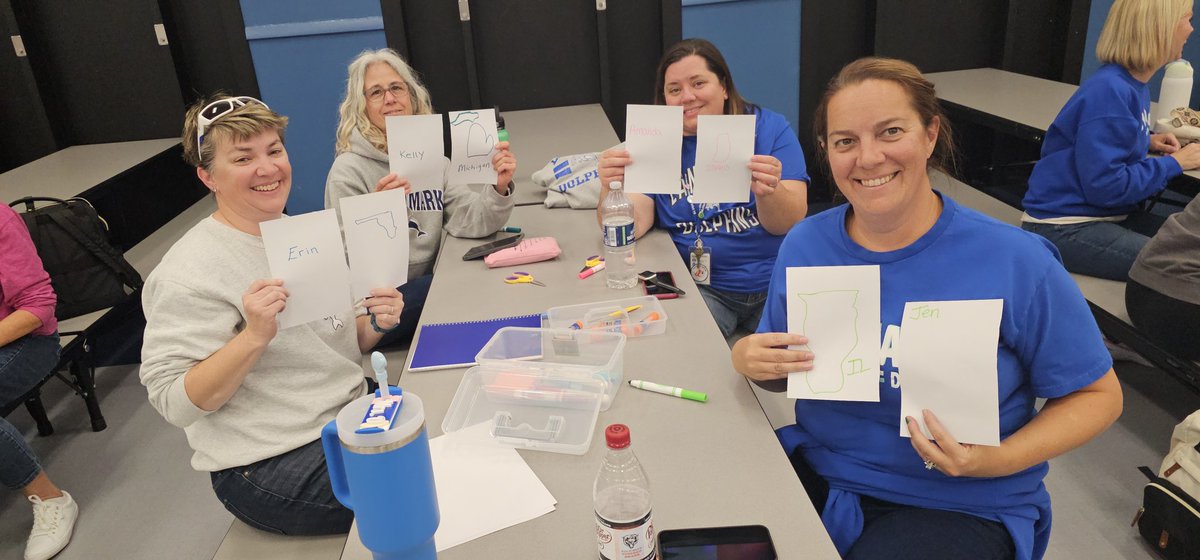 edgar_dlm_gtz's tweet photo. We used the Comprehensible Input video from @ValentinaESL to learn how to support students in developing their language skills. #ELEVATEYOURLEARNING #ELEVATUAPRENDIZAJE
@drmoeduc8s @School_D15
https://t.co/ohaKD8K60J https://t.co/yDGkQ7V9ih