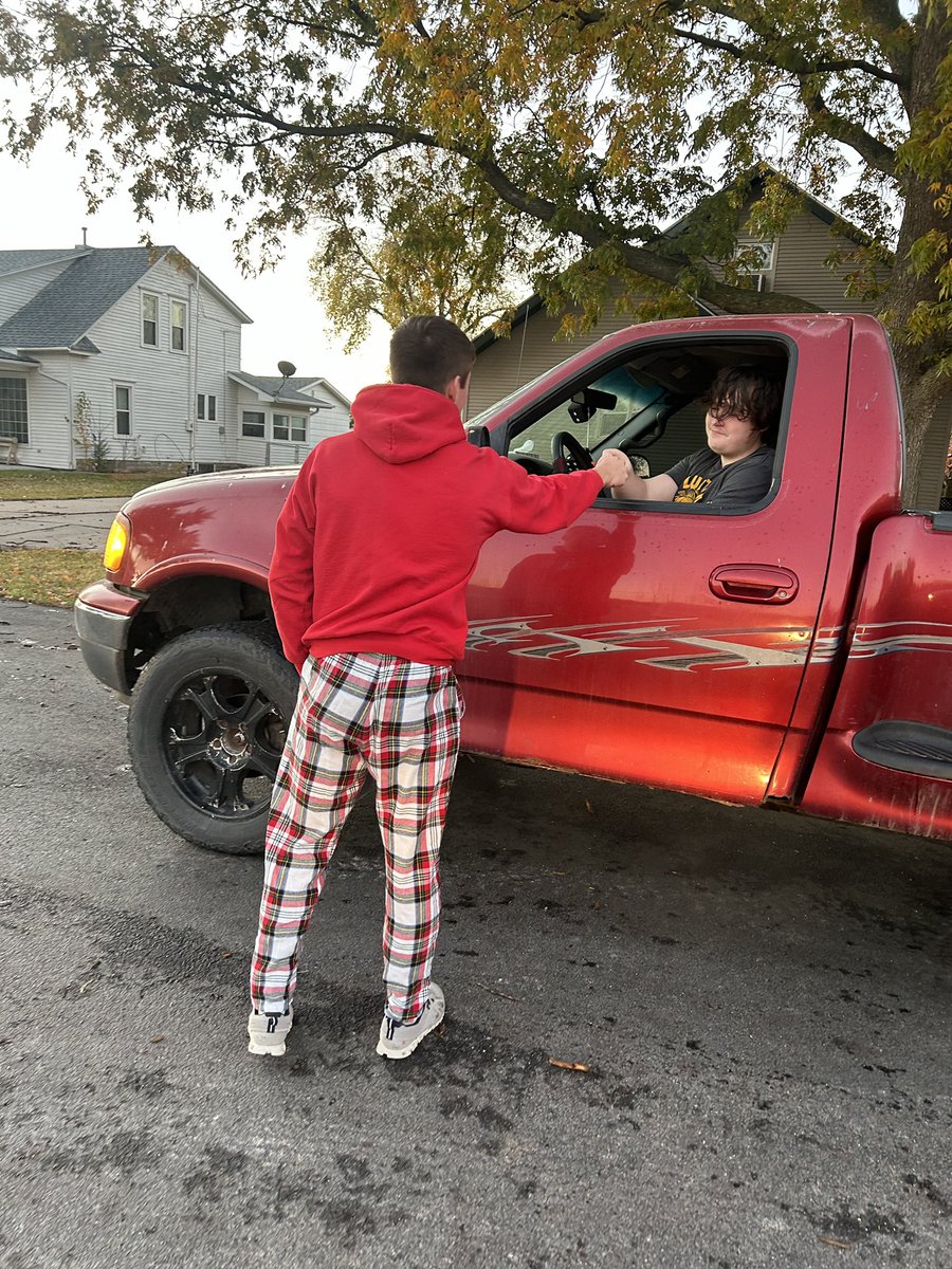 HofmannLynn's tweet photo. HPC StuCo ended Ted Ribbon week with seat belt checks- those wearing seat belts coming to school got smarties - this not…. Dum-dum sucker @HPCSTORM https://t.co/WSp6vfEpQg