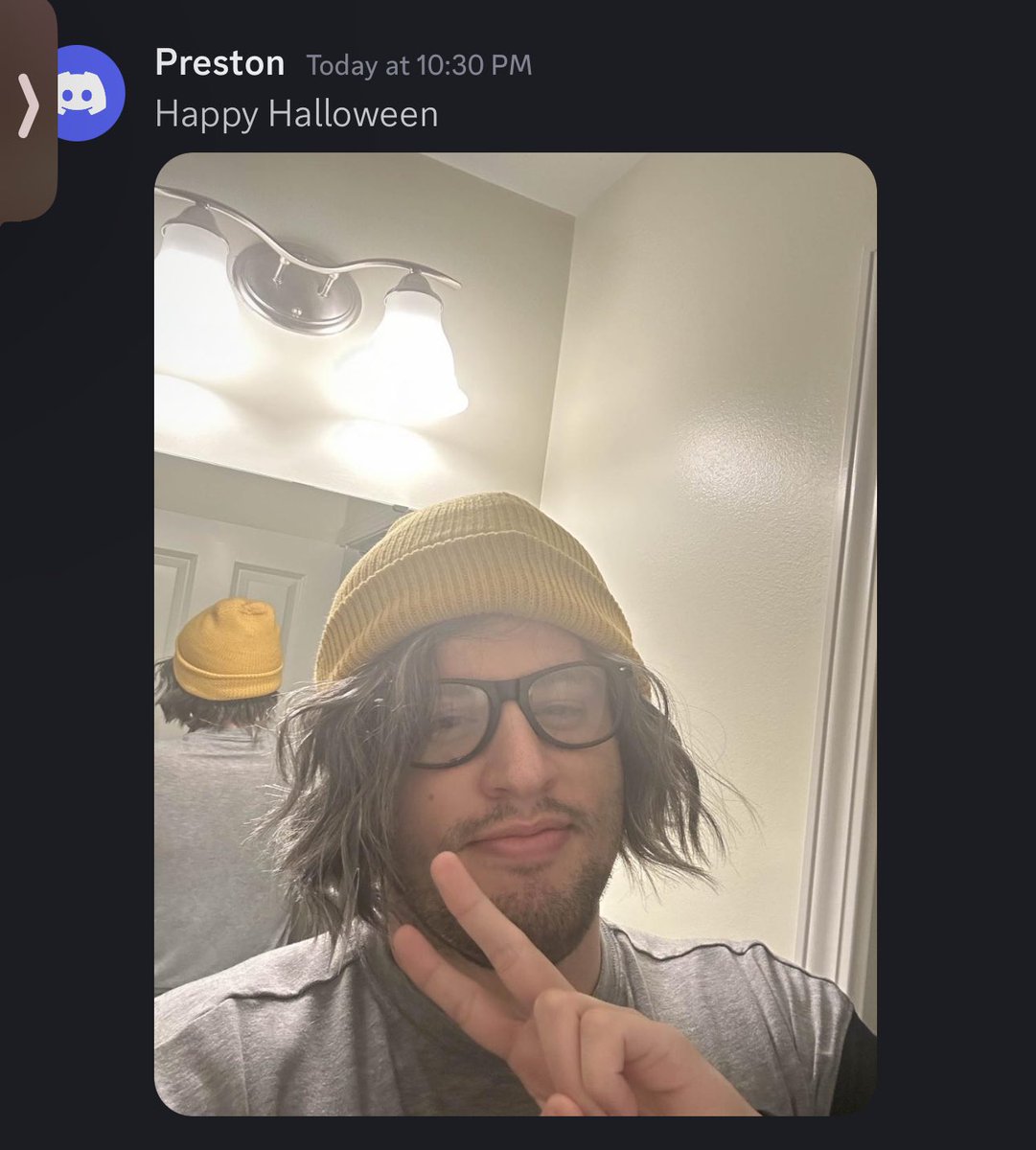 Dom tweet media