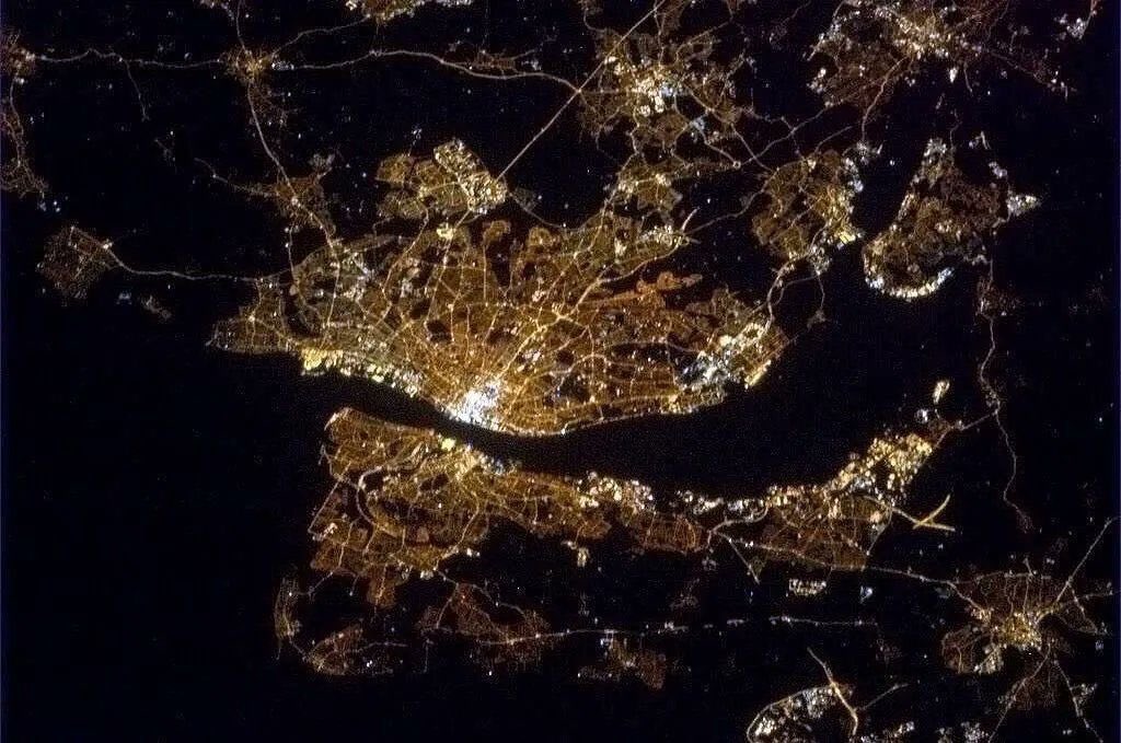 #Liverpool from space taken from the International Space Station (ISS) captured by astronaut Chris Hadfield in 2013. 🌎