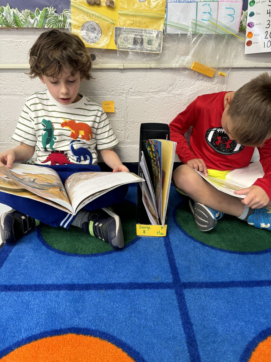 mrsdeltinsclass's tweet photo. Reading independently in our reading spot! #fhleads https://t.co/EBPsnPtiJS