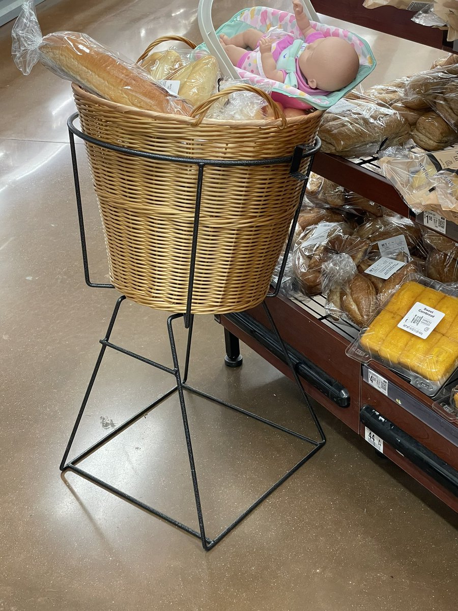 ZairoksHideout's tweet photo. Only at Walmart https://t.co/gVYIy3lvPk