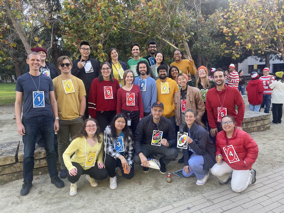 MartinUCSF's tweet image. Happy 🎃 👻 from the ⁦@KampmannLab⁩!