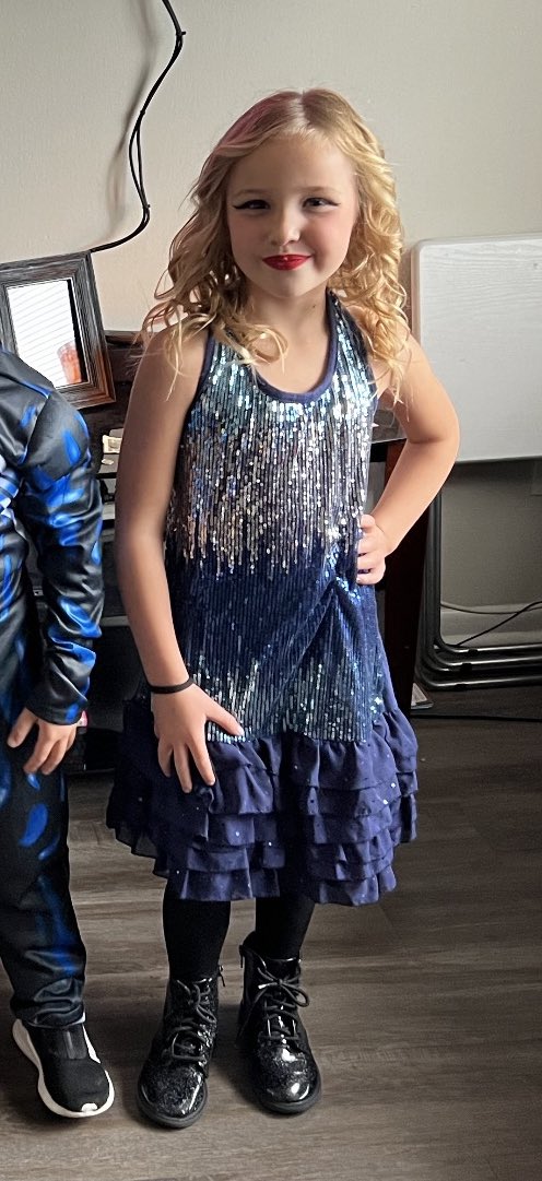 MeganVanRijk's tweet photo. @JimIrsay My sweet bonus daughter and I have been TRYING so hard for the last year and a half to get Indy Tickets 😭 it’d be an absolute dream! (Peep last years Halloween where she went as baby Tay!) https://t.co/rd4FOo96a9