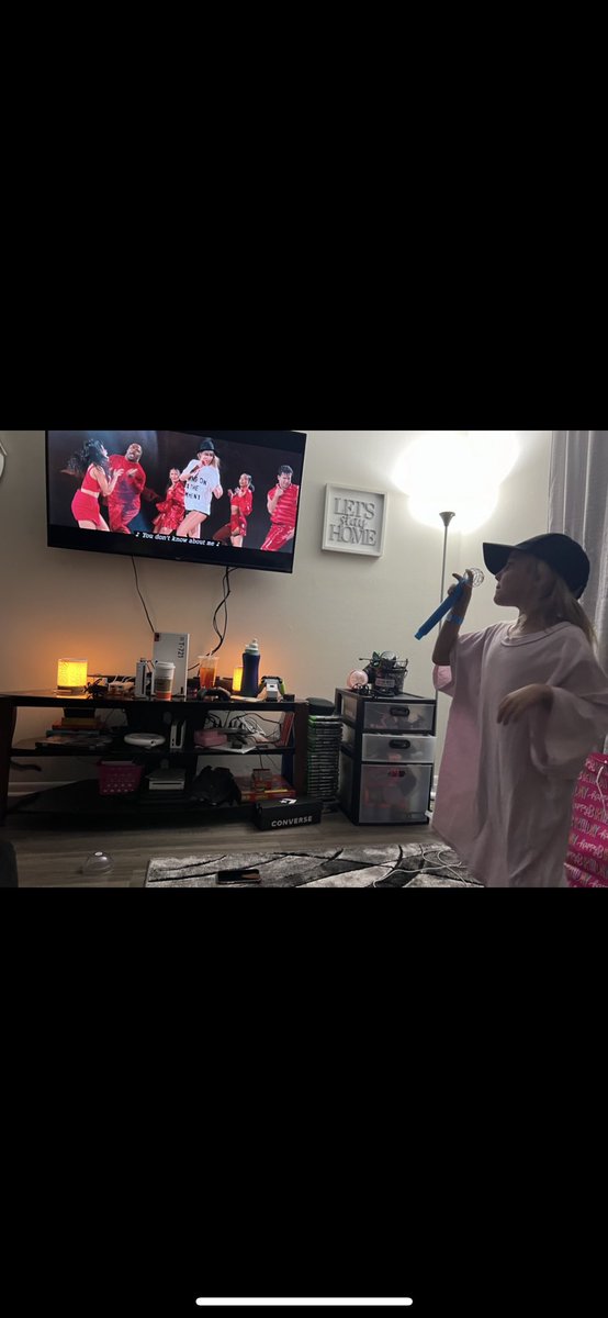 MeganVanRijk's tweet photo. @JimIrsay My sweet bonus daughter and I have been TRYING so hard for the last year and a half to get Indy Tickets 😭 it’d be an absolute dream! (Peep last years Halloween where she went as baby Tay!) https://t.co/rd4FOo96a9