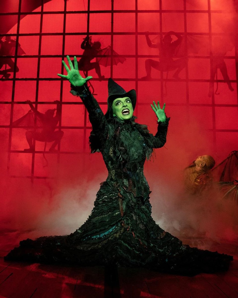 🧙‍♀️ Calling all Wicked fans! Here’s the perfect “Defying Gravity” plan: Catch Wicked on Broadway!

📍Gershwin Theatre, NYC
🎟 bit.ly/WickedBroadway…

#Wicked #Broadway #NYC #WickedOnBroadway