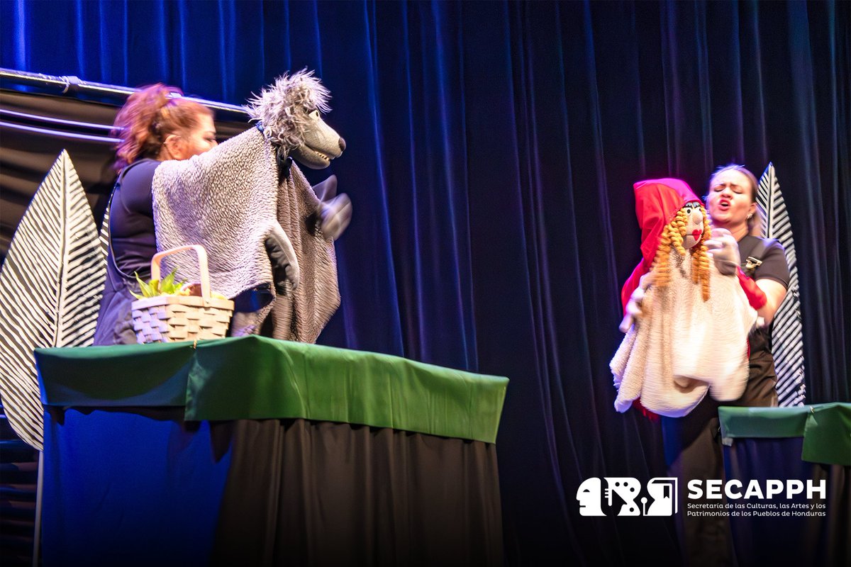 SECAPPH's tweet image. 🎭¡La SECAPPH impulsa el desarrollo artístico!

En el Teatro Nacional Manuel Bonilla, estudiantes, docentes y público disfrutaron de "Los Tres Cerditos" del Grupo Teatral Bambú🐷

Parte del proyecto "Teatro con el Pueblo" que fomenta la cultura artística✍️

#SECAPPH #GTB #Teatro