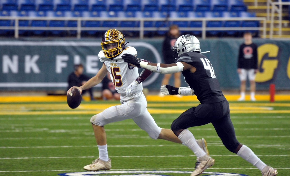It was close in the beginning, but 28 unanswered points by Parkers Prairie gave it a 42-12 win over West Central Area in the Section 6A title game.

Parkers Prairie is headed back to state for the second year in a row and the third time in school history

echopress.com/sports/prep/fo…