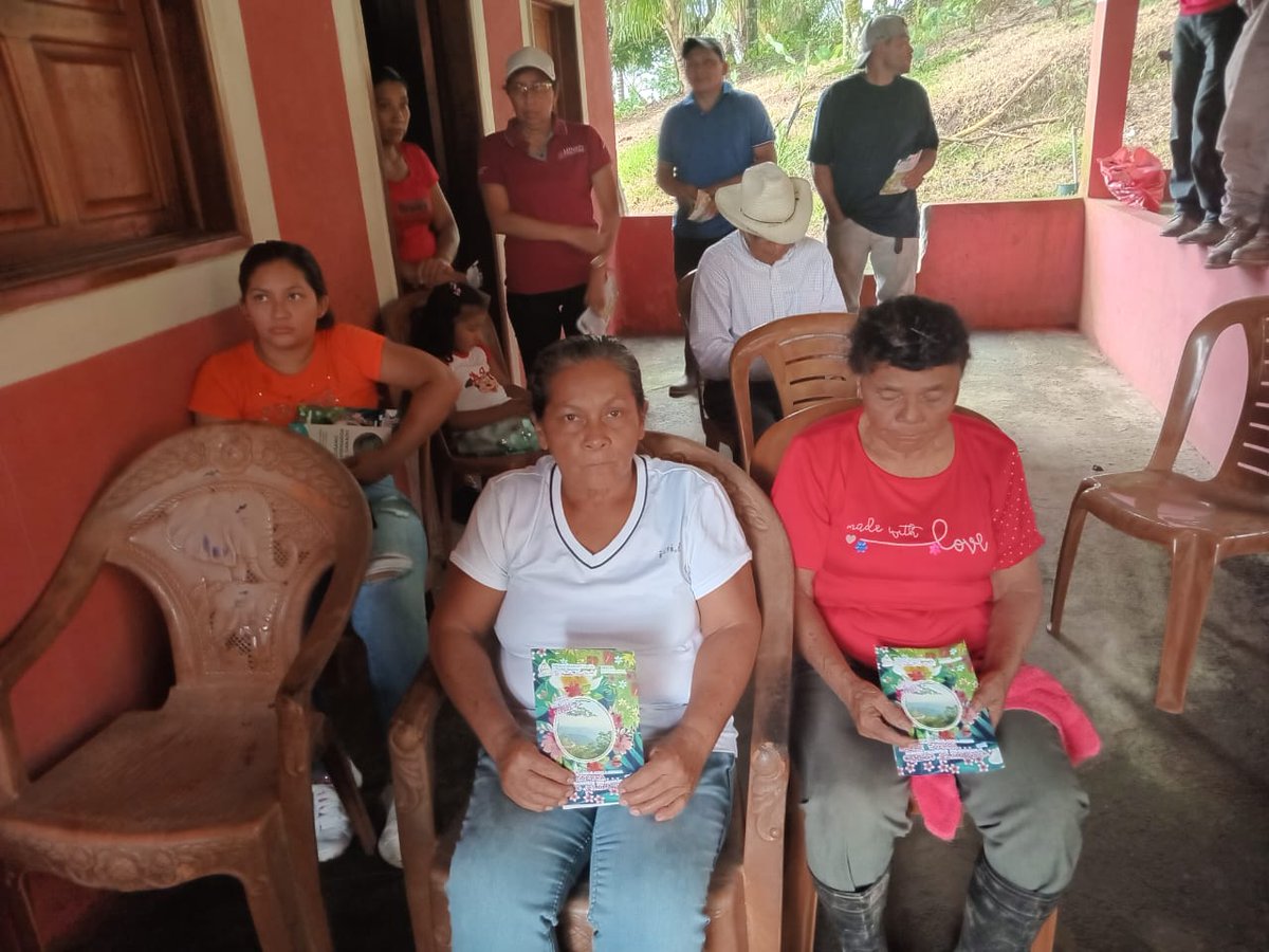 MarenaNicaragua's tweet photo. La delegación territorial del #MARENA en el municipio de La Libertad, Chontales, realizó encuentro sobre prácticas de restauración ambiental con protagonistas de la comunidad Cerro Margarita.
#GEF5
#AmorAlaMadreTierra
#Biodiversidad https://t.co/cbXQjb8U4g