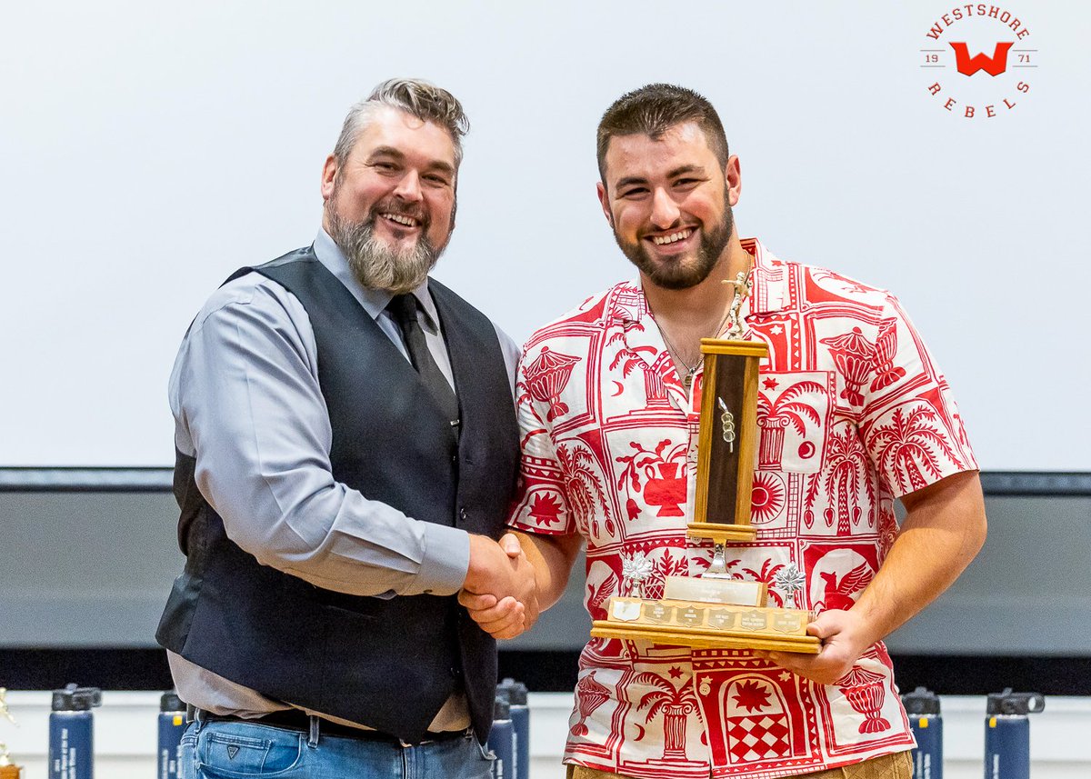 Congratulations to #91 Ty Ochitwa, our standout Defensive Lineman, for earning the Rebels' Top Defensive Linemen award for the 2024 season! 🏆👏
📷 Photo credit: Allsportmedia.ca Photography
#RebelUp #DefensiveLinemen #football #langford #BCFC