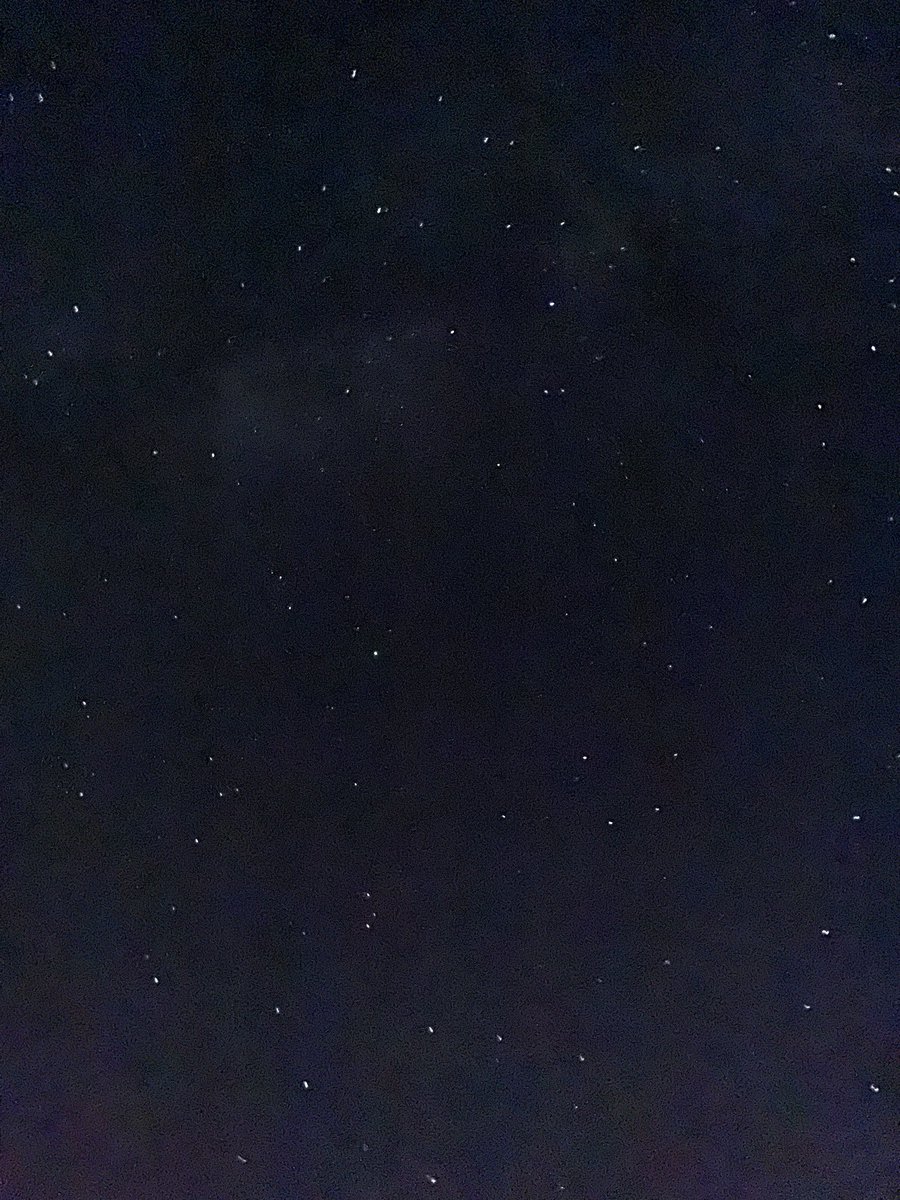 Koskoca evren ve evrenin yaradılış nedeni sen.(insan)
Kendi menkıben için kendi olanaklarına göz yumarak kurduğun hayaller biricik seni hüsran eder.
Sen birinciksin, senin hayatın biricik  kaybettiğin zamanın telafisi olmayacak bu yüzden hayal kur ama gerçekçi ol.