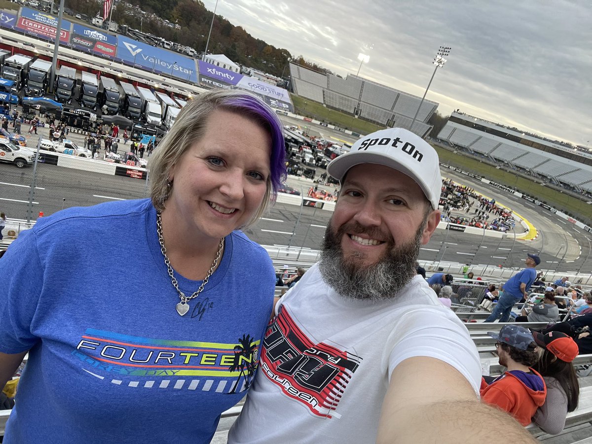 nmb193's tweet image. Ready for some 🌭📎 @MartinsvilleSwy @NASCAR_Trucks on a beautiful Friday night.  Let’s go @corey_day_ ! @JMRacing14 @ClausonMarshall @HendrickCars @CouchRacerShop #CFD #SpotOn