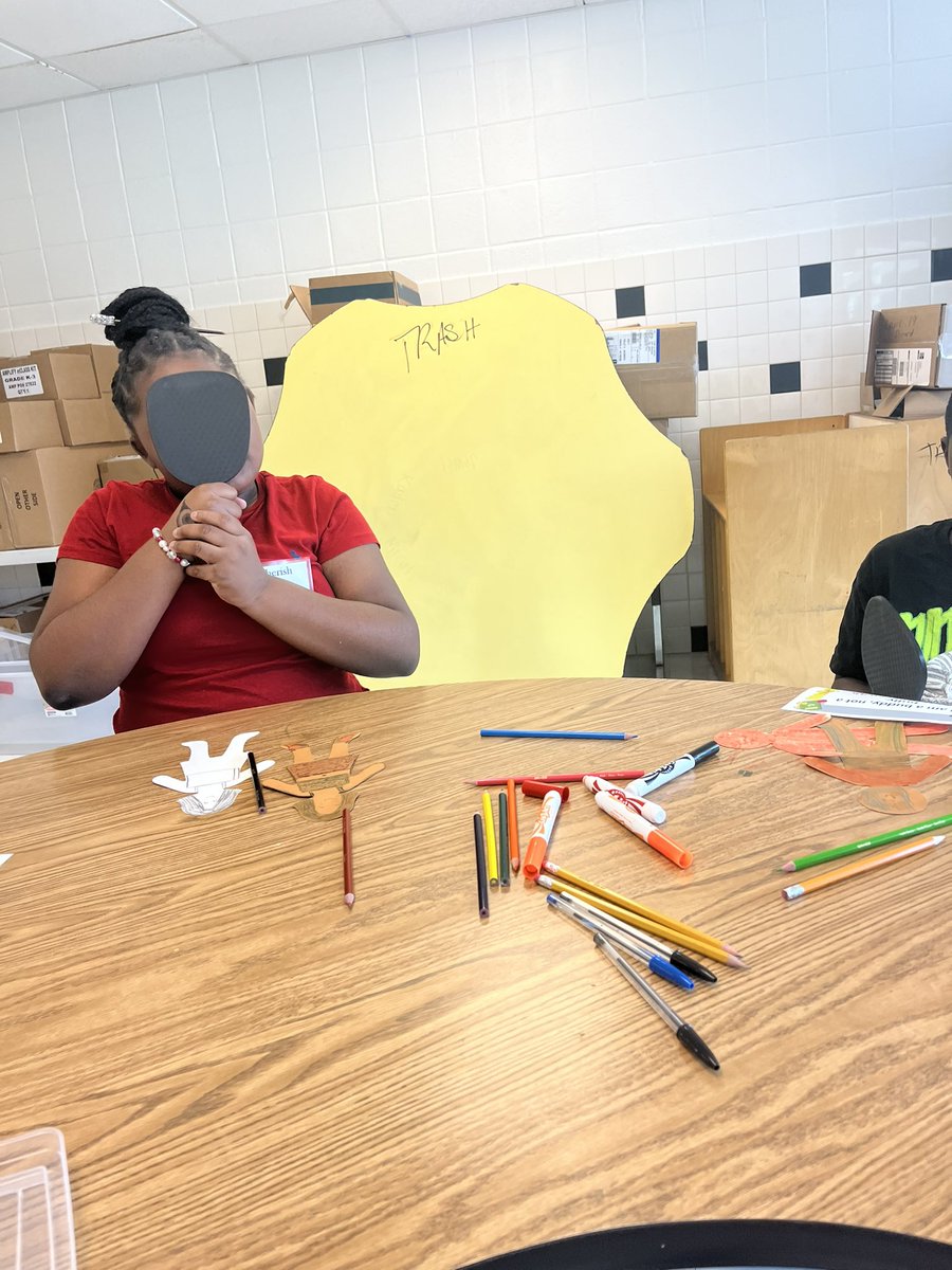 Mar_AdamsPPS's tweet image. As we close out #BullyingPreventionMonth, my student support group students at @VictoryElemPPS took a stand!
They engaged in a powerful lesson on bullying prevention and created their own “buddies” to remind them of their pledge to be a buddy, not a bully 💙
#PPSSHINES